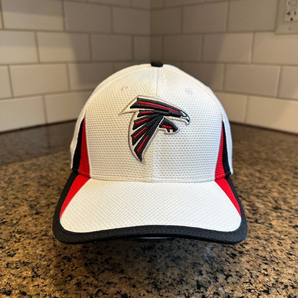 Atlanta Falcons Hat New Era 39THIRTY Men's Large-XLarge White Red Black